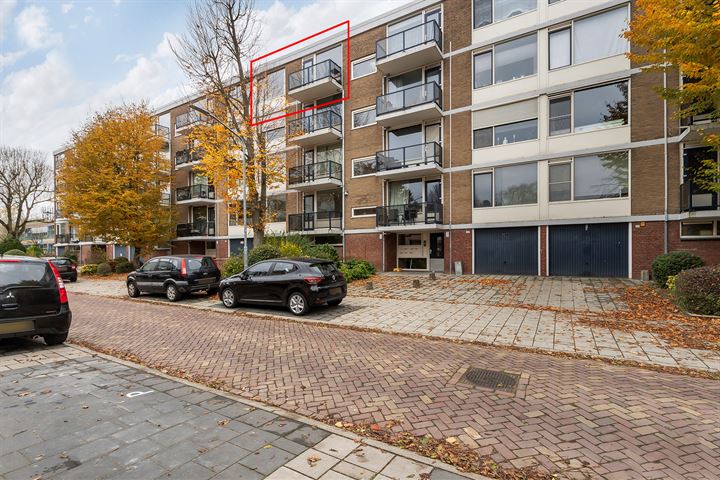 Van Karnebeekstraat 111 in Dordrecht foto