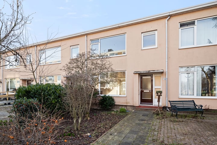 Van Karnebeekstraat 16 in Dordrecht foto