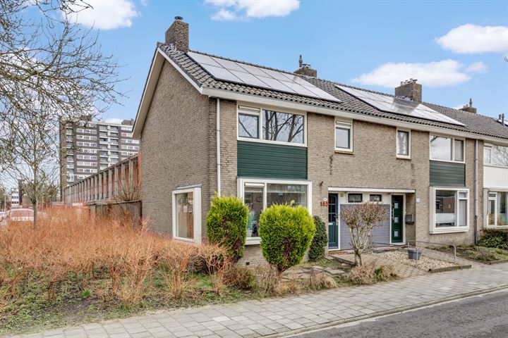 Van Ketwich Verschuurlaan 165 in Groningen foto