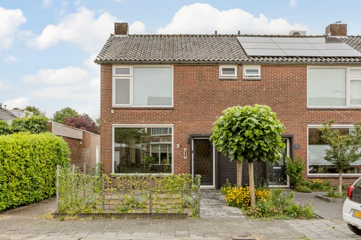 Van Kinschotstraat 1 in Oosterhout foto