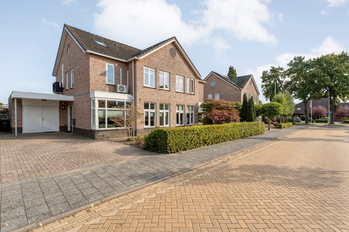 Van Laarstraat 6 in Hardenberg