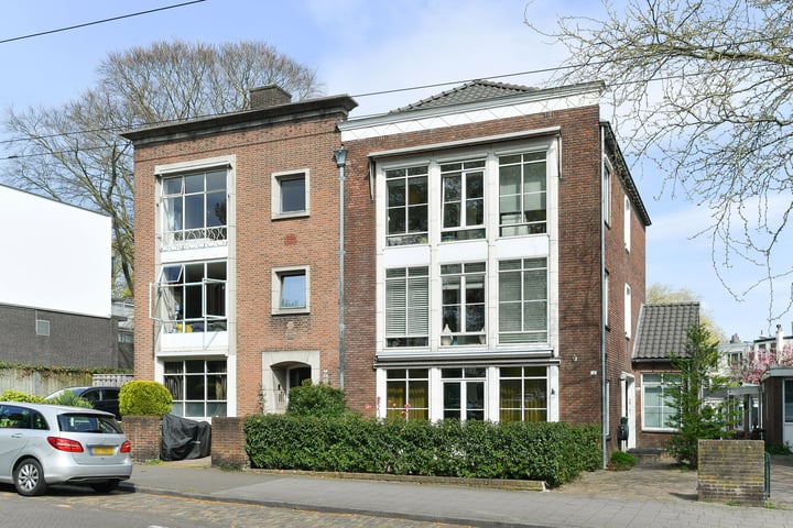 Van Lawick van Pabststraat 68 in Arnhem foto
