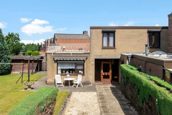 van Leerodestraat 15 in Kerkrade foto