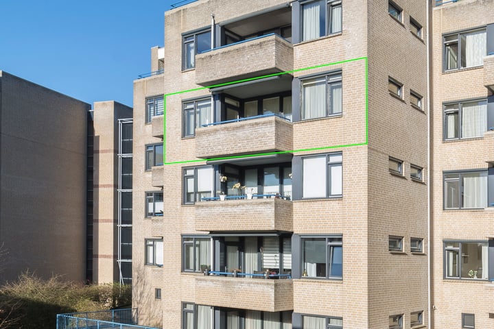 Van Leeuwenhoeklaan 408 in Roosendaal foto