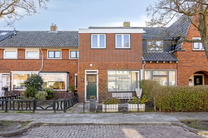 Van Leeuwenhoekstraat 10 in Den Helder foto