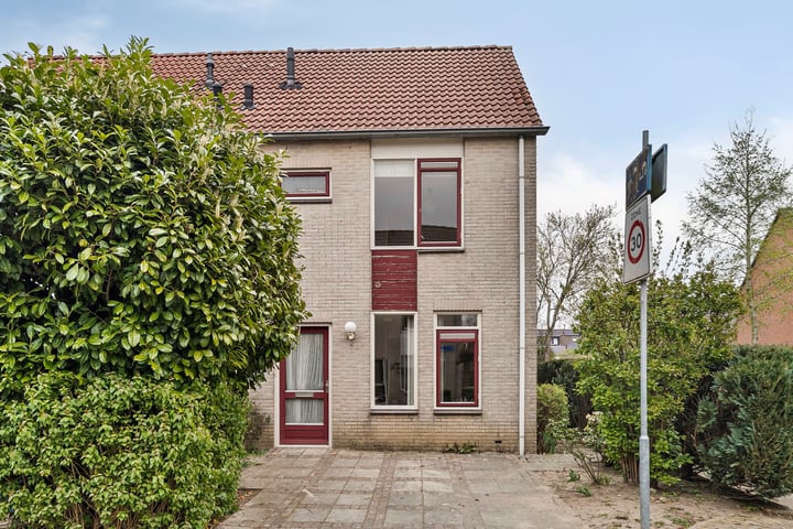 Van Leeuwtemarke 2 in Zwolle foto