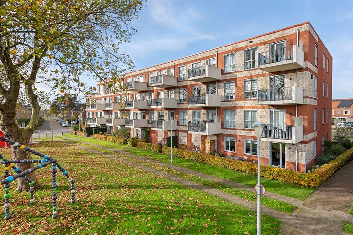 Van Lijnden van Hemmenstraat 151 in Hoofddorp foto