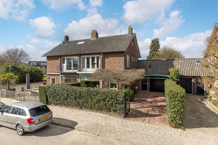 van Limburg Stirumlaan 65 in Naarden foto