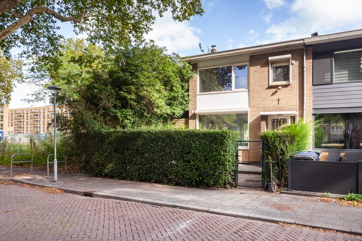 Van Limburg Stirumplantsoen 32 in Dordrecht foto