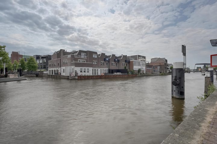 Van Mandersloostraat 73 in Alphen aan den Rijn