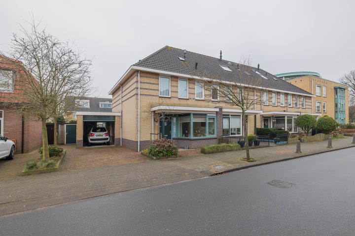 Van Meerbeekstraat 8 in Hillegom foto