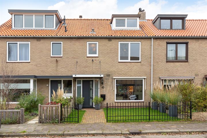 van Mijndenlaan 43 in Loosdrecht foto