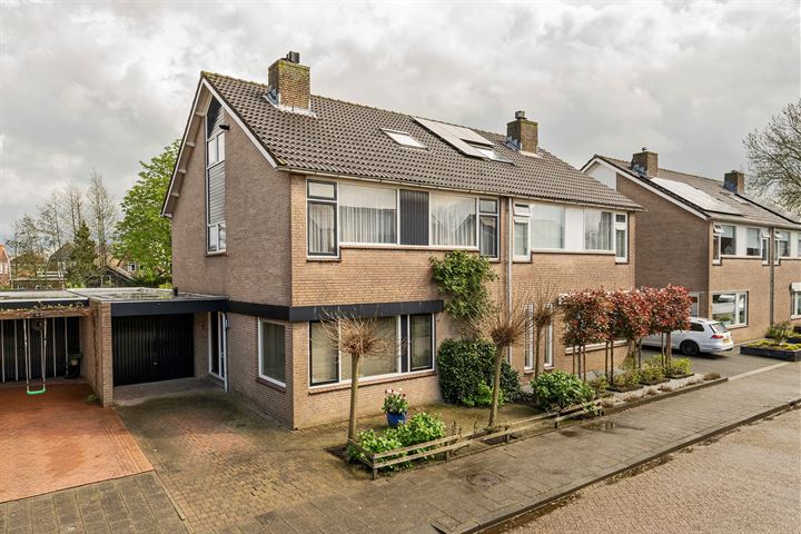 Van Naaldwijcklaan 8 in Leerdam foto