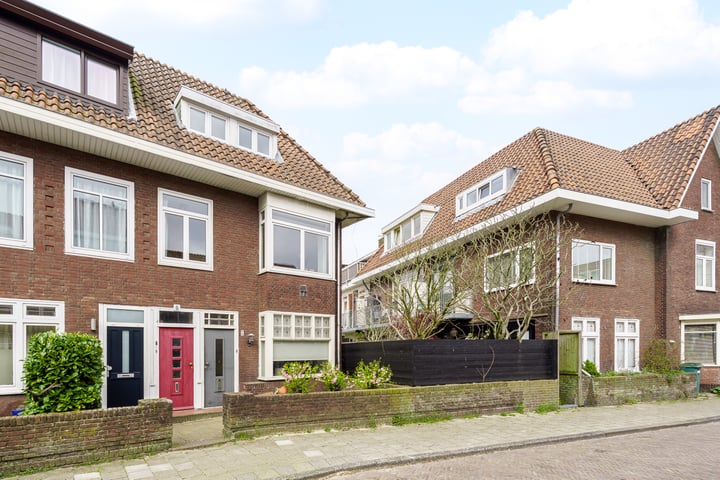 Van Nieveltstraat 6 in Haarlem foto