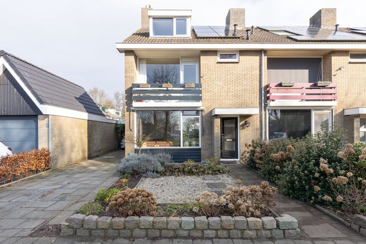 Van Oldenbarneveltstraat 27 in Nijkerk foto