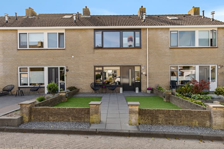 Van Ommenstraat 6 in Sint Jansklooster foto