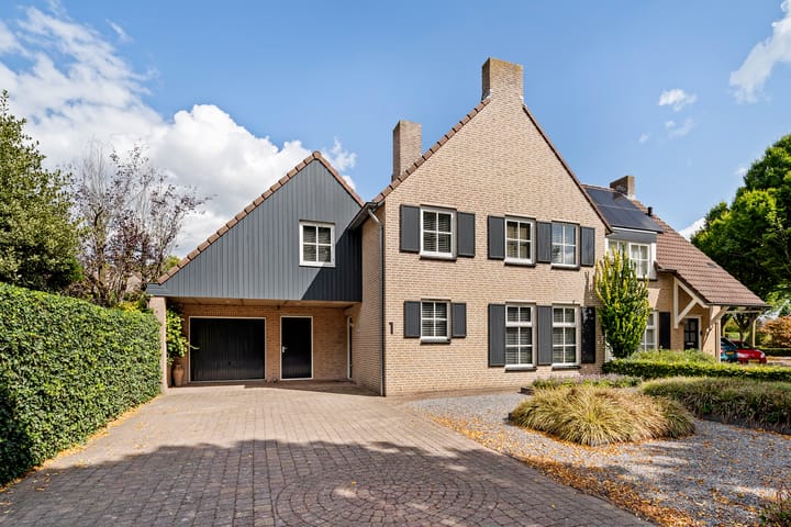 van Ommerenstraat 1 in Helmond