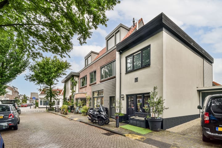 van Ostadestraat 21c in Zandvoort foto