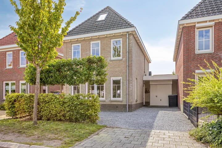 Foto van woning Van Overveststraat 8, Oud-Vossemeer