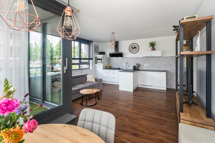 Van Poeljestraat 74 in Honselersdijk