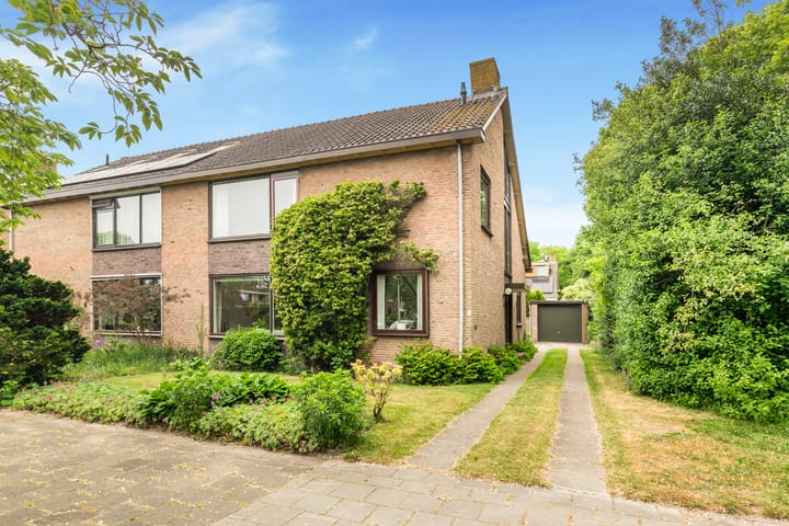 Van Polanenlaan 6 in Castricum