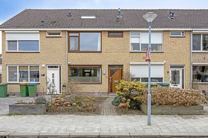 Van Puttenstraat 35 in Klundert foto