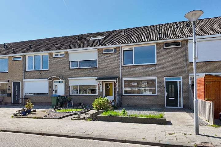 Van Puttenstraat 75 in Klundert foto
