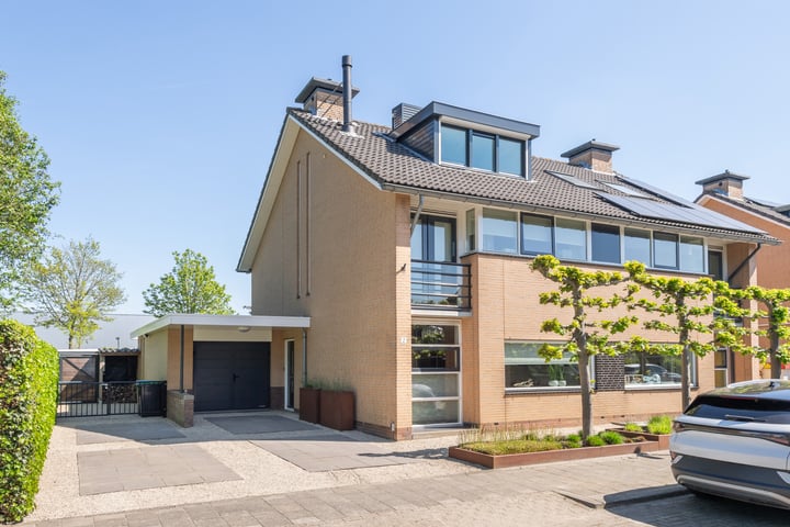 Van Ravesteyndreef 2 in Barendrecht foto