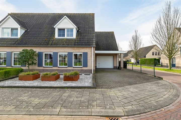 van Riebeecklaan 28 in Hulst foto