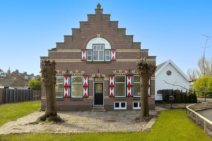 van Ruysdaellaan 1 in Leidschendam foto