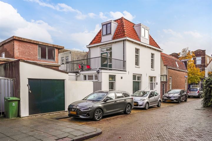 Van Slingelandtstraat 2 in Delft foto