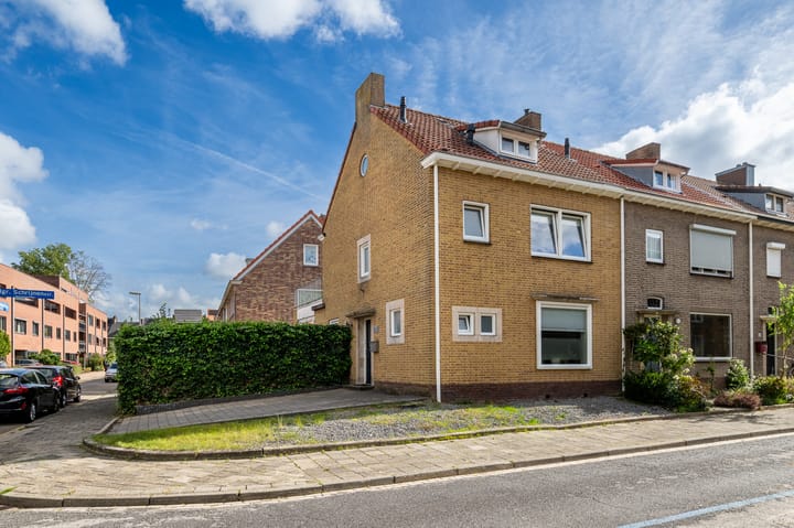 Van Sonsbeeckstraat 15 in Heerlen foto