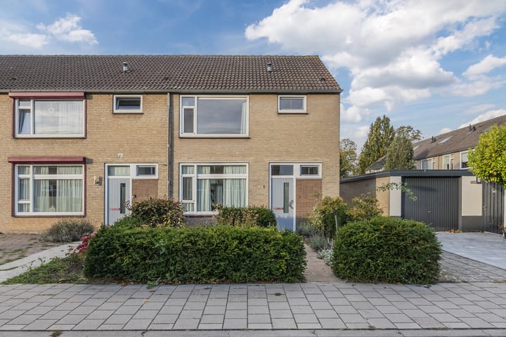 van Swietenstraat 1 in Terneuzen foto