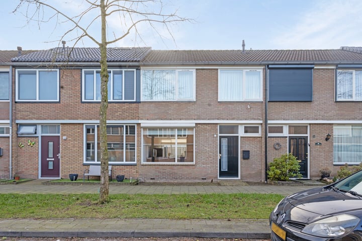 van Tijenstraat 11 in Helmond foto