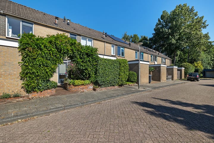 van Toutenburglaan 104 in Coevorden foto