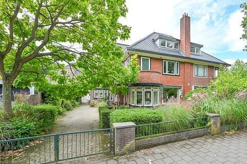 Van Tuyllweg 33 in Velsen-Zuid