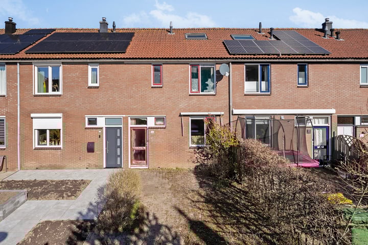 Van Vollenhovenstraat 15 in Piershil foto