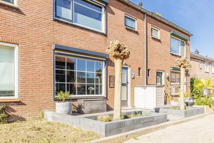 Van Vollenhovenstraat 5 in Piershil
