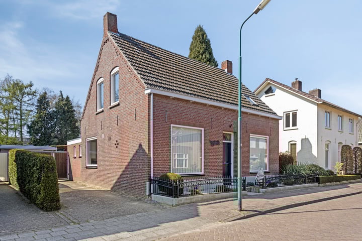 Van Vroonhovenlaan 41 in Veldhoven