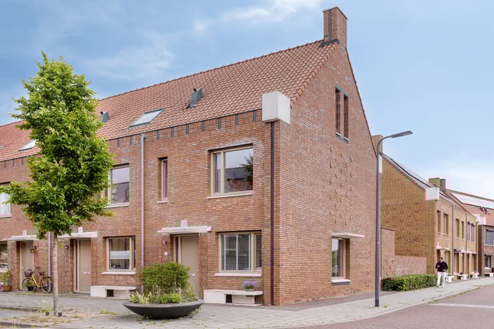 van Wandelenstraat 1 in 's-Hertogenbosch foto