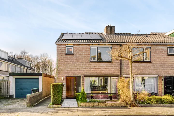 van Wassenaarstraat 1 in Warmond