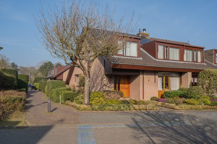Van Wijnbergenlaan 8 in Wassenaar foto