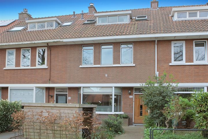 Van Zuylen van Nijeveltstraat 141 in Wassenaar foto