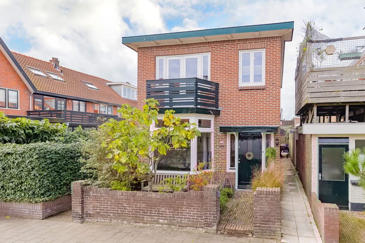 Vareniusstraat 16 in IJmuiden foto