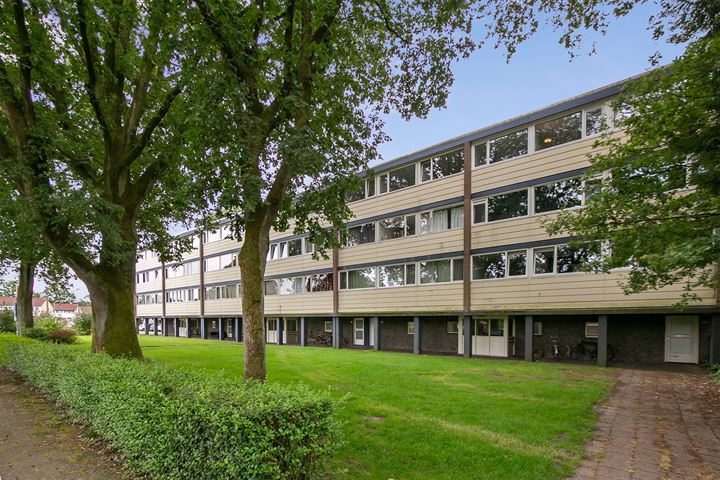 Varenkamp 229 in Emmen foto