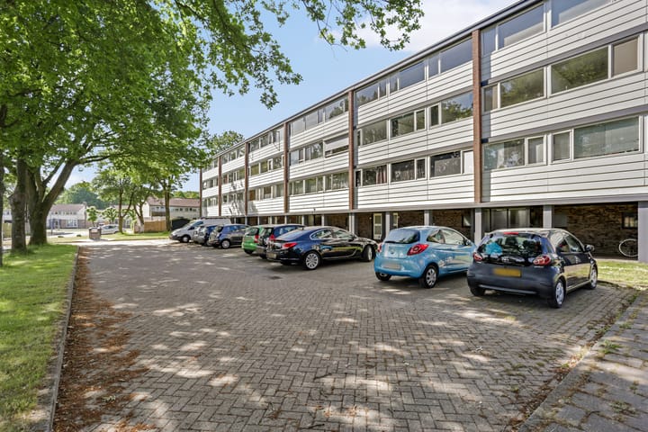 Varenkamp 39 in Emmen foto