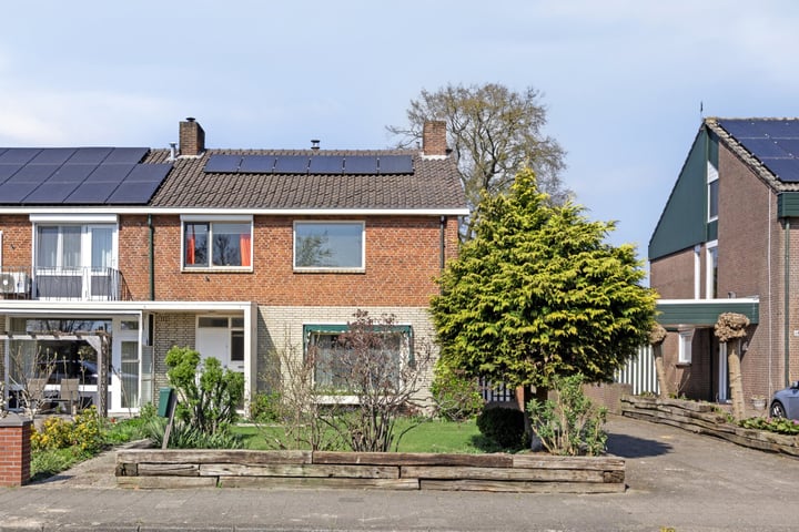 Varviksingel 114 in Enschede foto