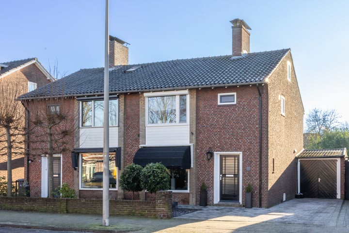 Varviksingel 31 in Enschede foto