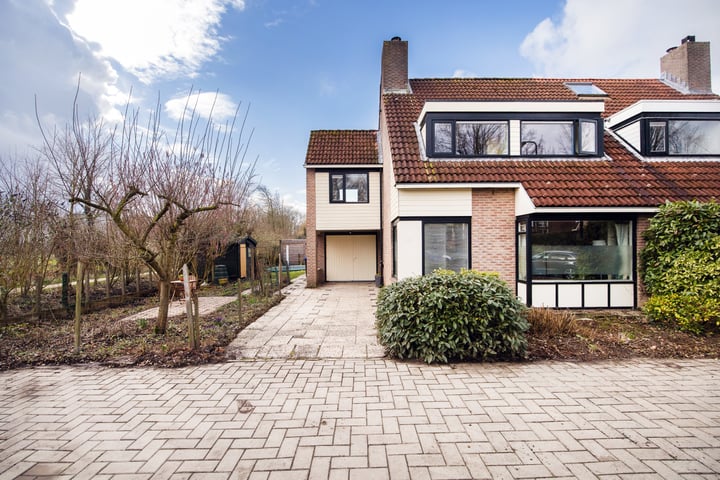 Vechtensteinlaan 1 in Maarssen foto
