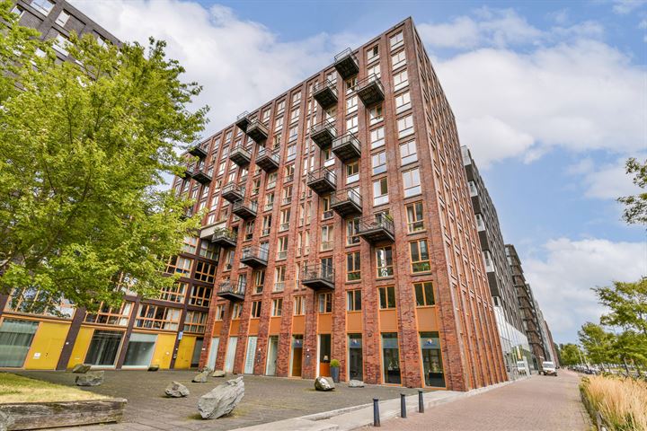 Veembroederhof 136 in Amsterdam foto